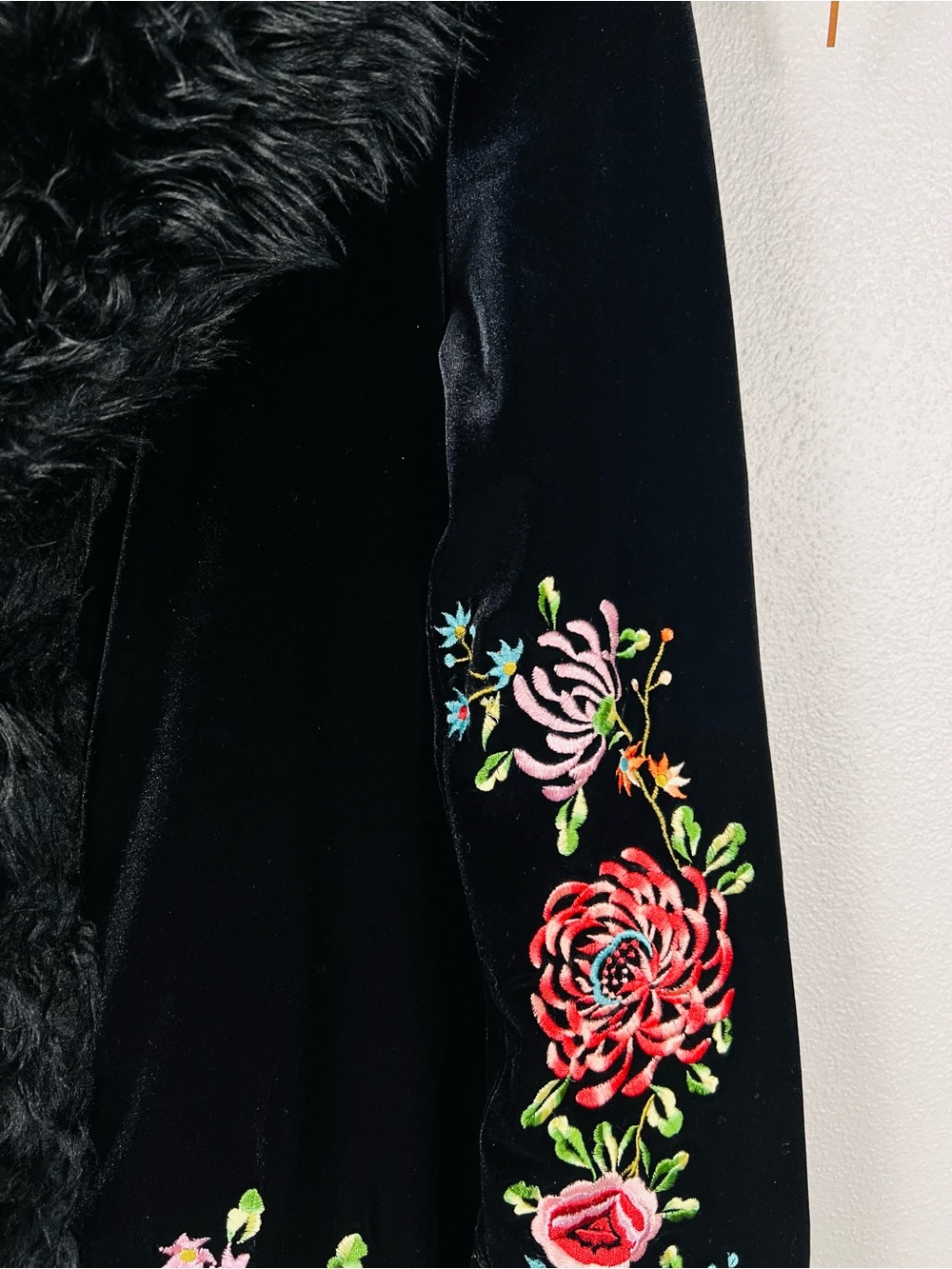 Vintage 90s Betsey Johnson Black Velvet Floral Embroidered Fur Trim Penny Lane - Picture 10 of 12